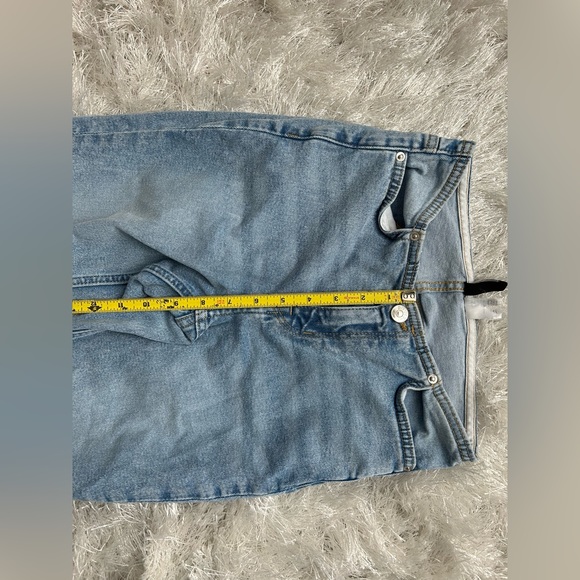 H&M Blue Light-wash Low-Waisted Flared Jeans - Picture 4 of 6